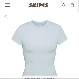 Skims fits everybody tshirt